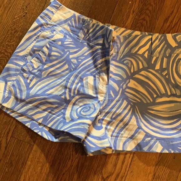 Vineyard Vines shorts - Picture 2 of 5